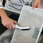 What It Really Means When Someone Helps the Server Clear the Table, According to Psychologists