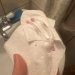 J’ai trouvé cet objet étrange dans la salle de bain de ma fille de 16 ans… Quelqu’un peut-il me dire ce que c’est exactement ?! 